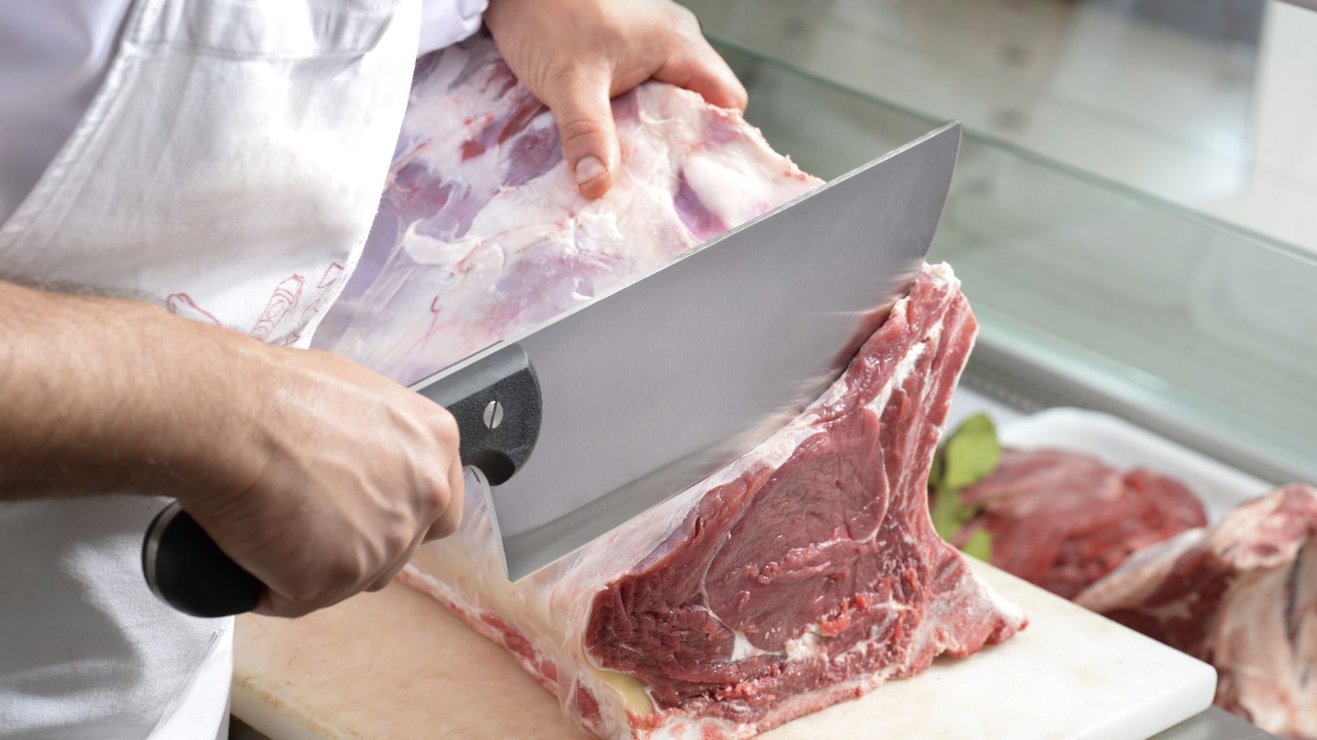 Cutting-Edge Craft: Balancing Tradition and Technology in Butchery